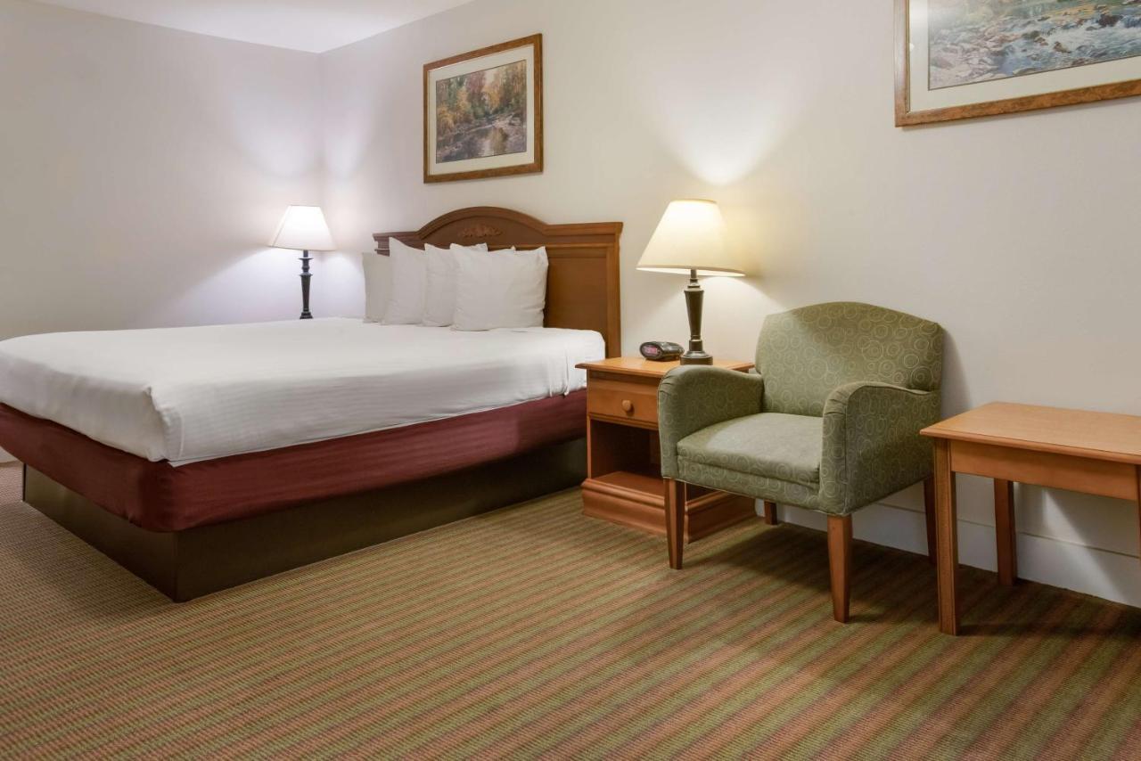 Surestay Hotel By Best Western Leesville Exterior photo